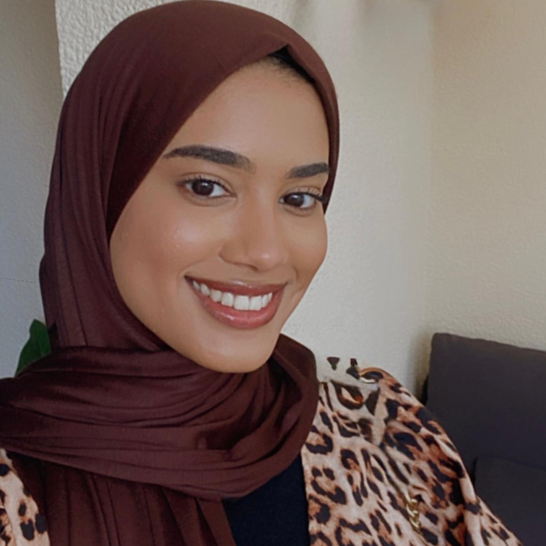 Jannan Al-Abdisalam, BACP registered psychodynamic psychotherapist, Muslim therapist offering online therapy across the UK